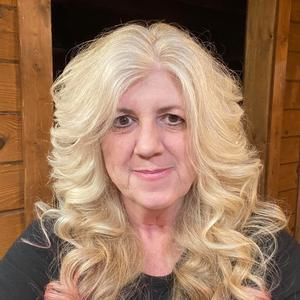 Meet your Posher, Stacey